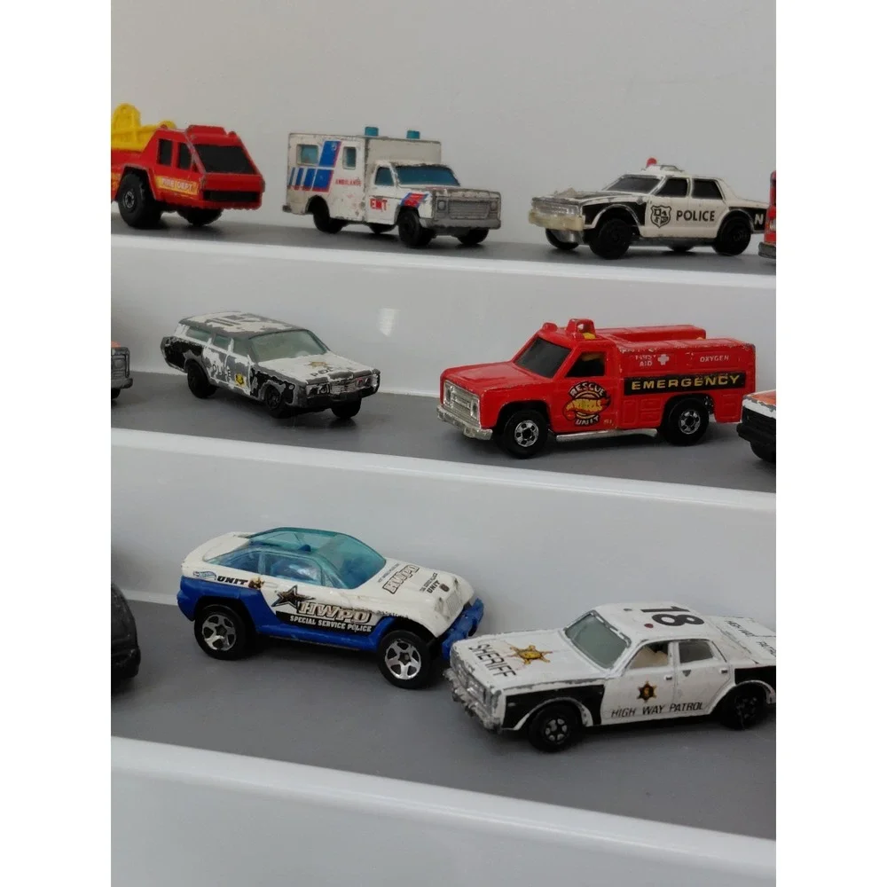 LOT‎ of 16 Variety Die Cast Cars EMS Police Fire Vehicles 70s - 90s